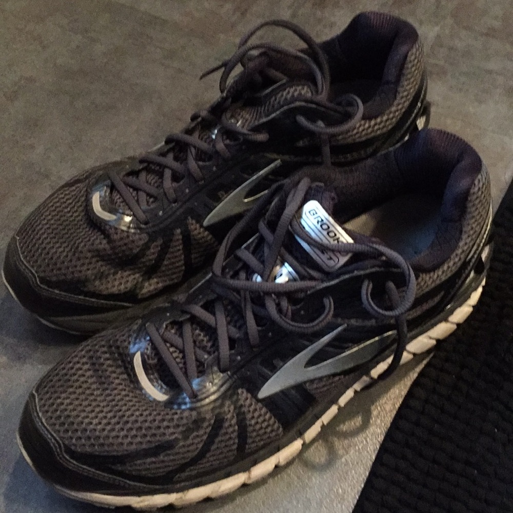 Men’s running shoe Brooks Beast size 11.5